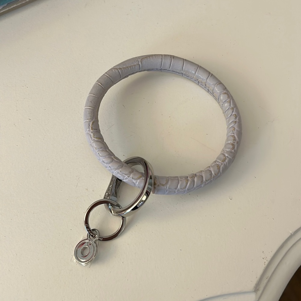 Overture crocodile lavender purple key ring